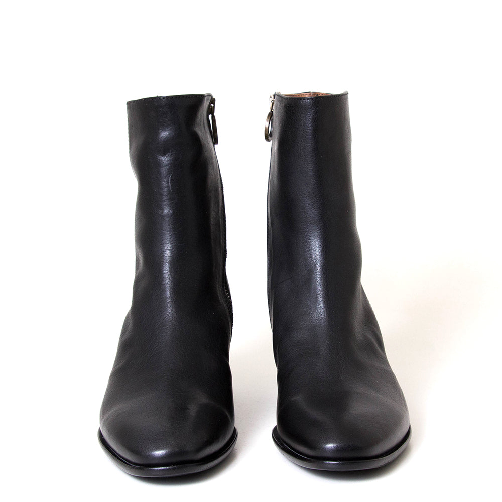 Colanero Women's Matte Finish Leather Boots - Image 3