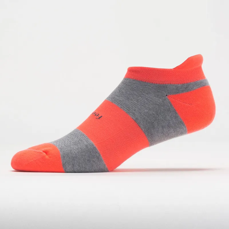 Feetures High Performance Max Cushion No Show Tab Socks - Image 3